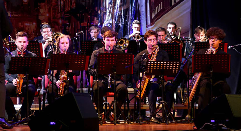 выступление оркестра